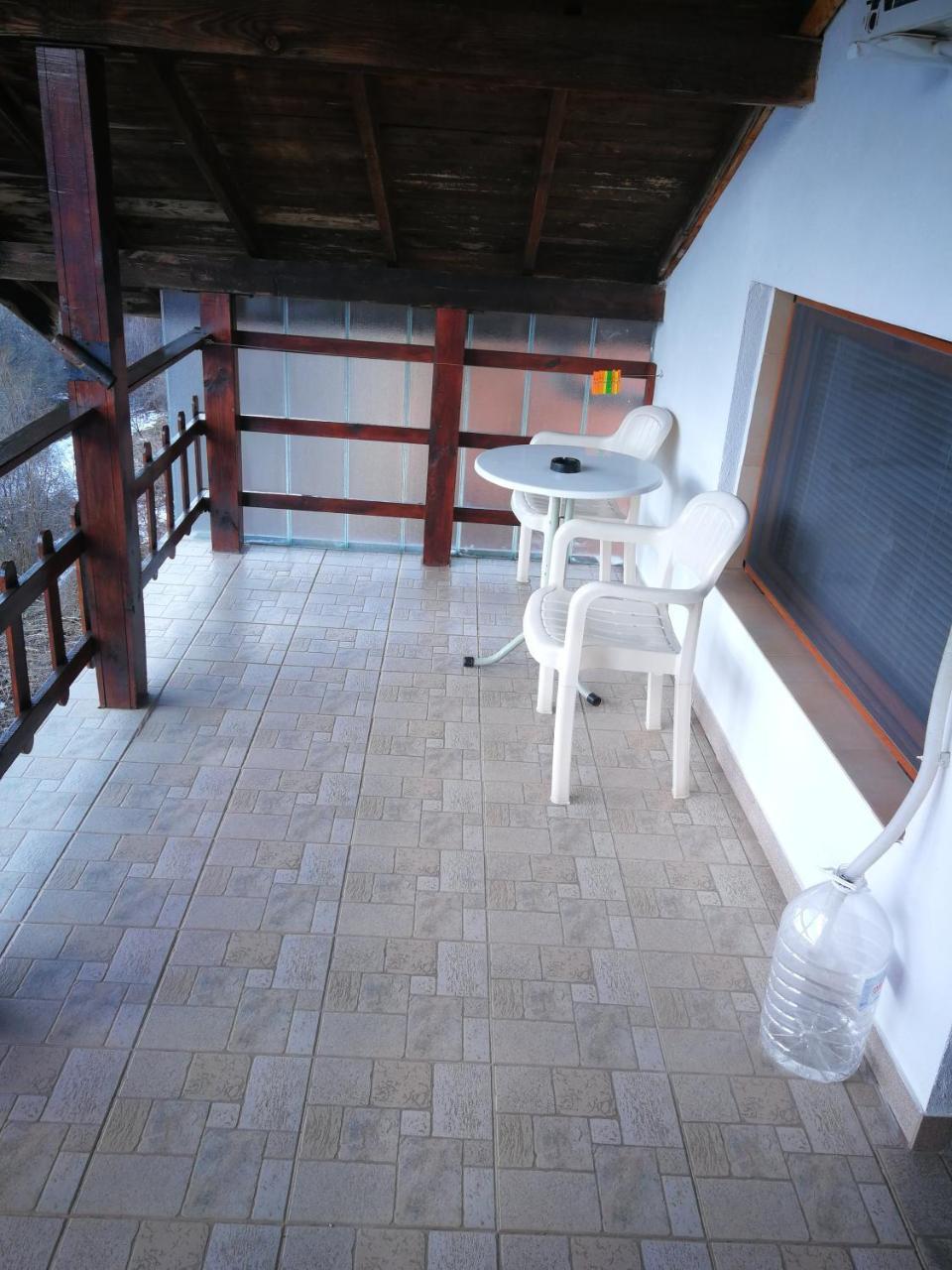 The White House Hotel Krushuna Ngoại thất bức ảnh